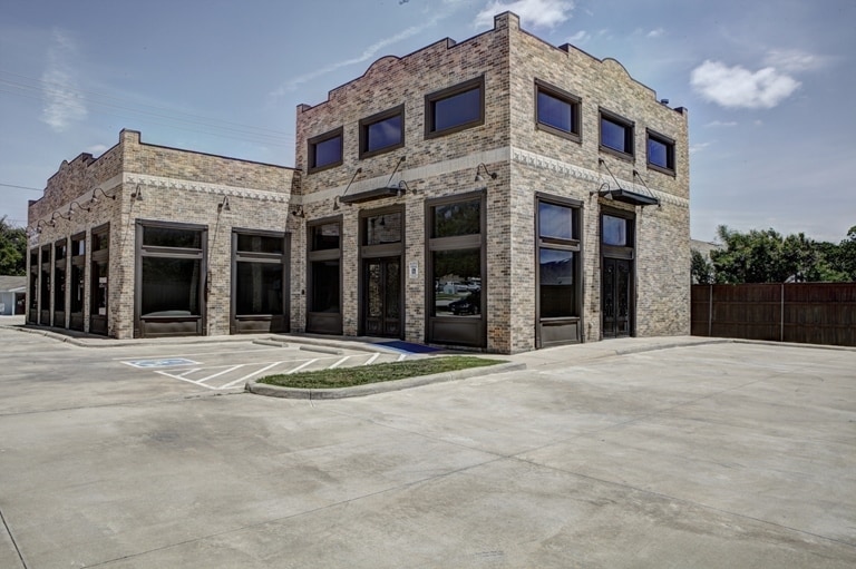 320 E Main St, Lewisville, TX for lease Primary Photo- Image 1 of 18