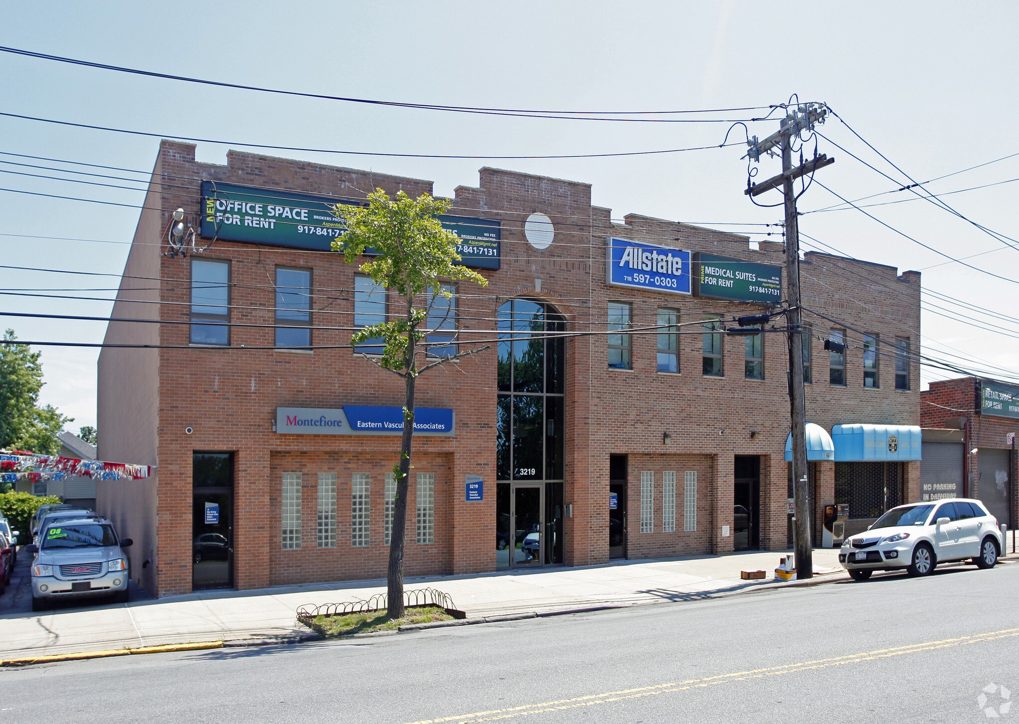 3219-3223 E Tremont Ave, Bronx, NY for lease Primary Photo- Image 1 of 10