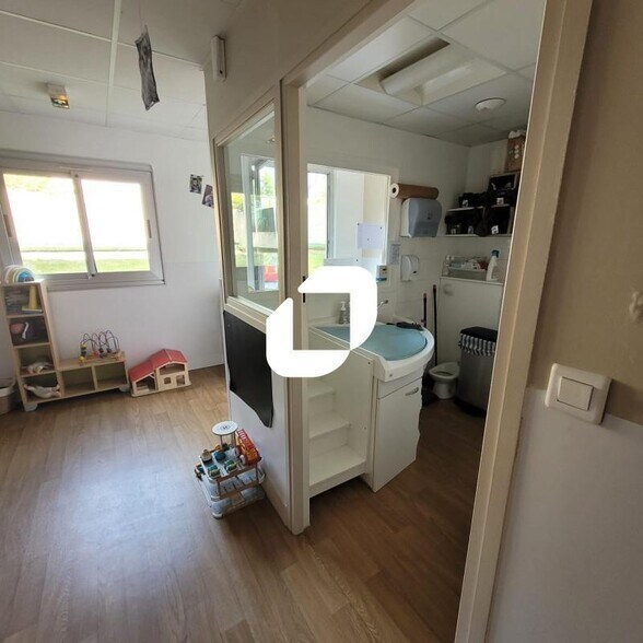 8 Rue Edouard Naud, Issy-les-Moulineaux for lease - Building Photo - Image 3 of 40