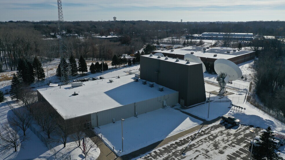 6287 32nd St N, Oakdale, MN à vendre - Photo du bâtiment - Image 2 de 7