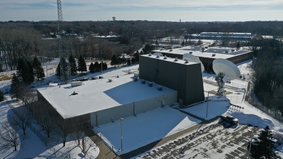 6287 32nd St N, Oakdale, MN à vendre - Photo du bâtiment - Image 2 de 7