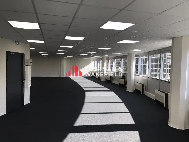 Office in Toulouse for sale Building Photo- Image 1 of 13