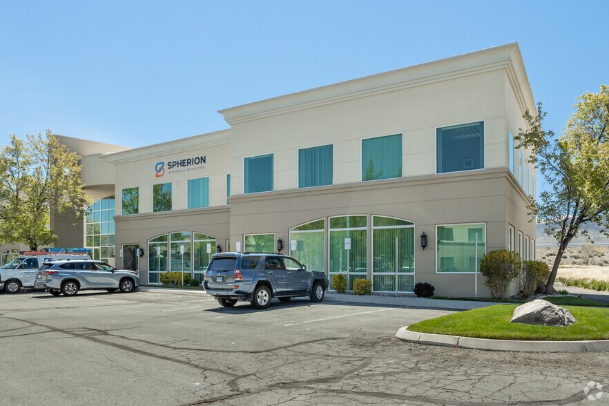 555 Double Eagle Ct, Reno, NV à vendre - Photo du bâtiment - Image 3 de 5