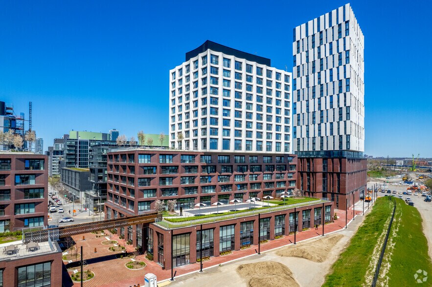 125 Mill St, Toronto, ON à vendre - Photo du bâtiment - Image 2 de 4