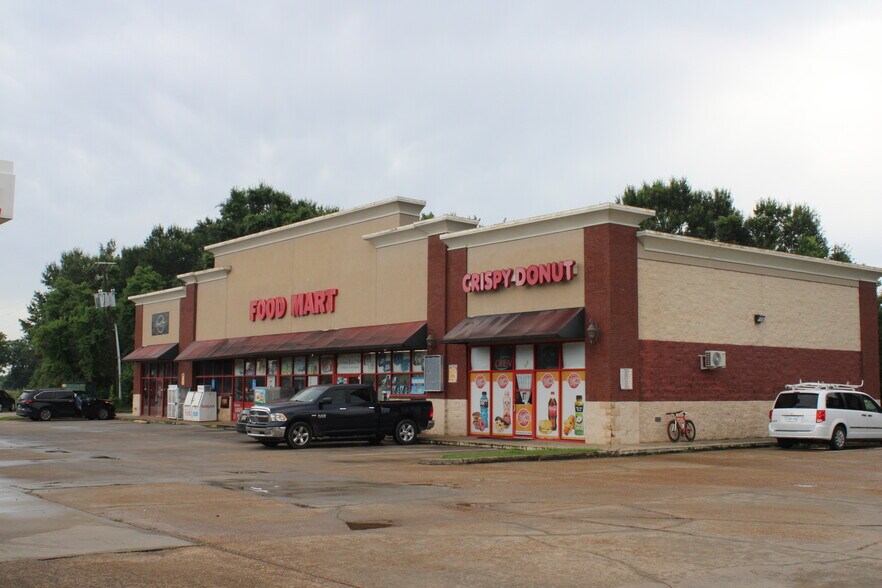 2700 N University Ave, Lafayette, LA à louer - Photo du bâtiment - Image 3 de 9