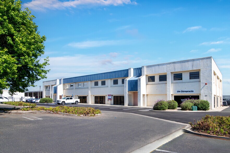 203-205 W Central Ave, Lompoc, CA à vendre - Photo du bâtiment - Image 3 de 27