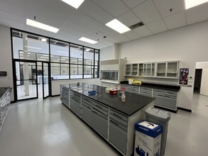 909 E Orchard St, Mundelein, IL for lease Building Photo- Image 2 of 10