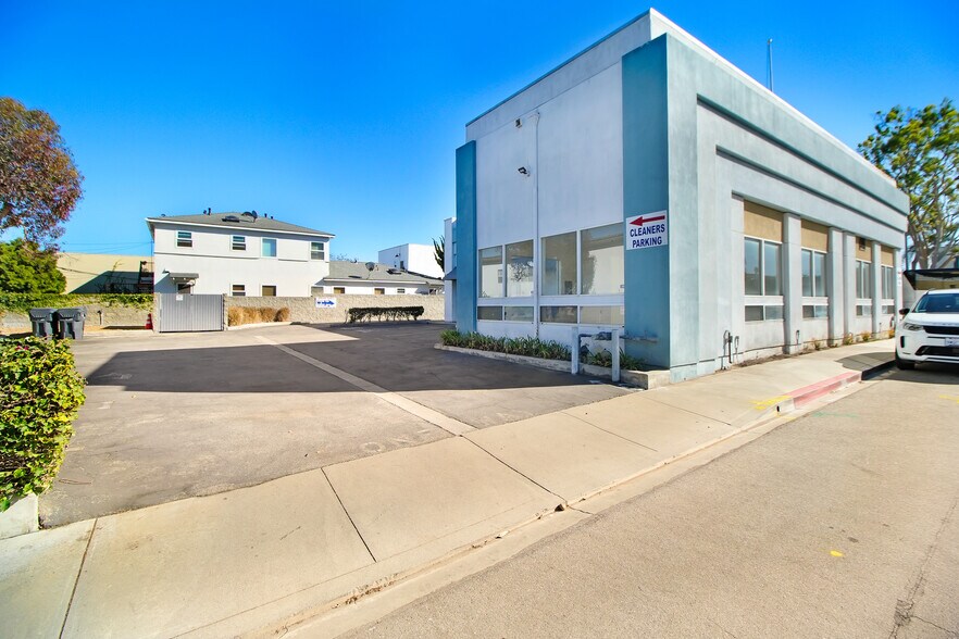927 Manhattan Beach Blvd, Manhattan Beach, CA à vendre - Photo du bâtiment - Image 3 de 15