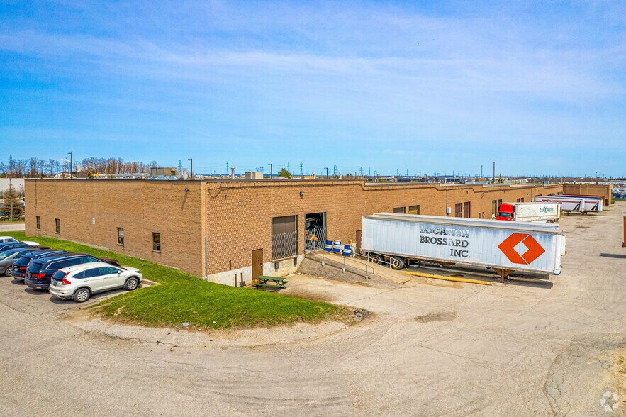 605 Middlefield Rd, Toronto, ON à louer - Photo du bâtiment - Image 2 de 4
