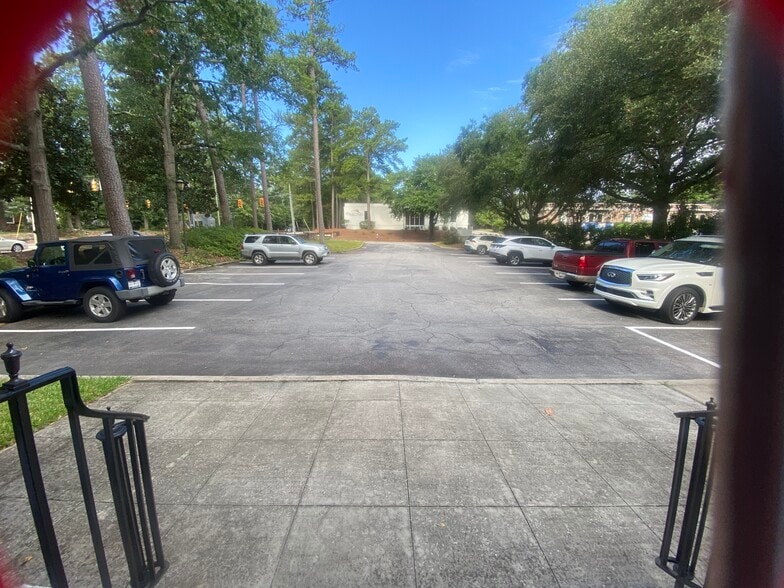 1600 St Julian Pl, Columbia, SC for lease - Building Photo - Image 3 of 17
