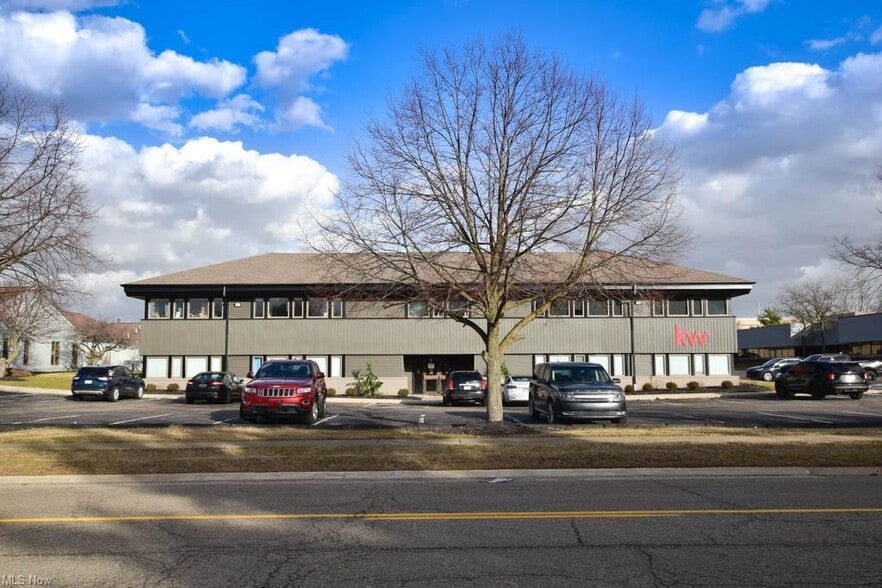 4974 Higbee Ave NW, Canton, OH for lease - Building Photo - Image 1 of 14