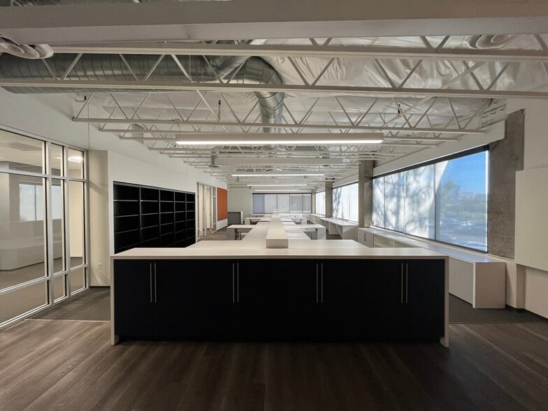 18004 Sky Park Cir, Irvine, CA for lease - Interior Photo - Image 1 of 25