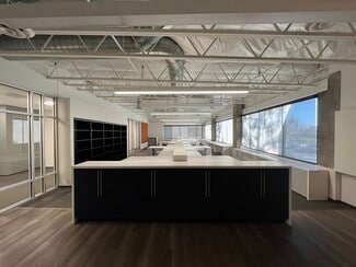 Plus de détails pour 18004 Sky Park Cir, Irvine, CA - Bureau à louer