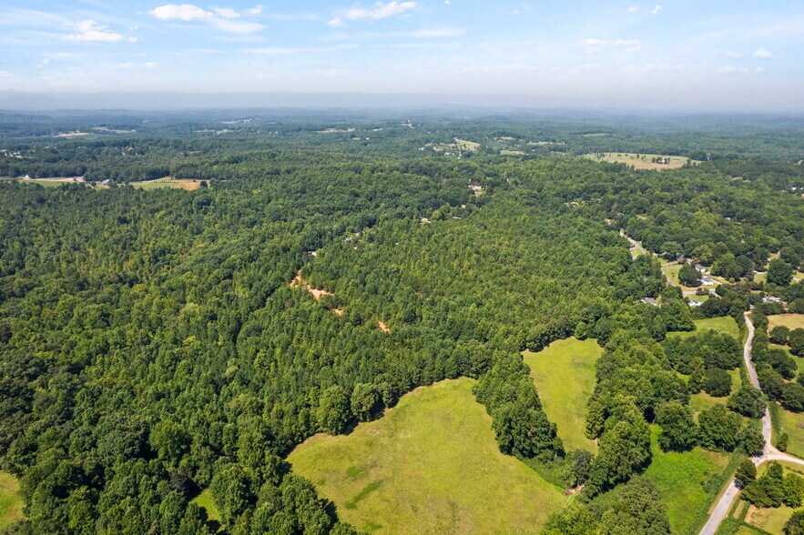 Diwa Drive, Easley, SC à vendre - Photo du bâtiment - Image 2 de 22