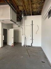 26527-26351 Agoura Rd, Calabasas, CA for lease Building Photo- Image 2 of 9