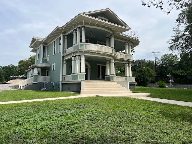 1606 N Alamo St, San Antonio, TX à louer - Photo du bâtiment - Image 1 de 1