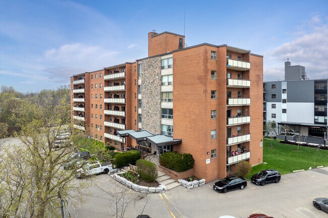 Plus de détails pour 143 Main St, Dartmouth, NS - Multi-résidentiel à vendre