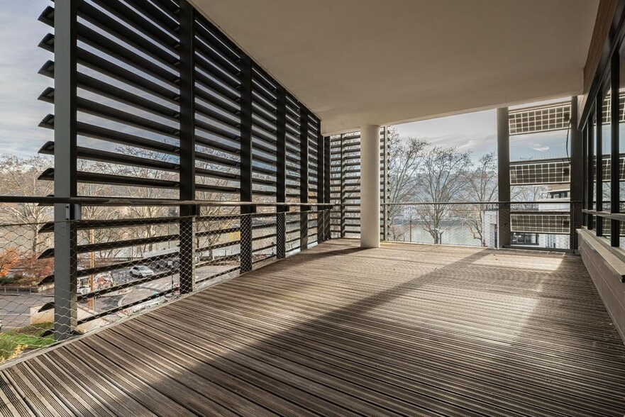 27 Rue Joannès Carret, Lyon for sale - Interior Photo - Image 3 of 7