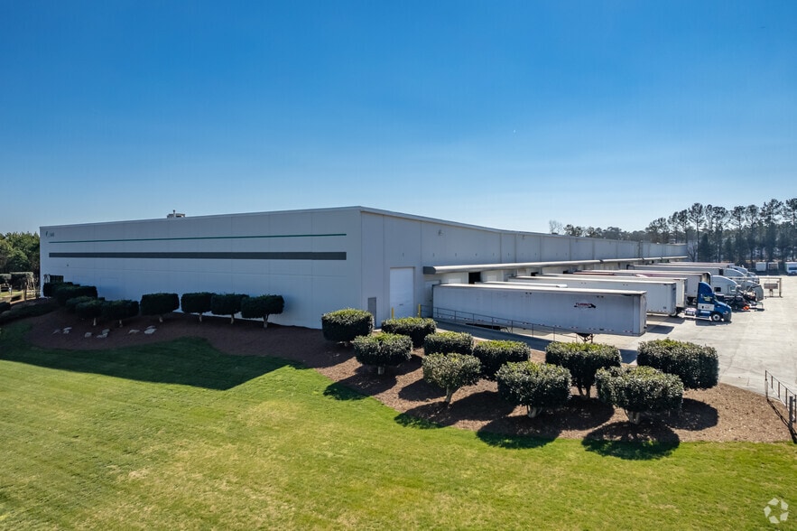 540 Airport South Pky, Atlanta, GA for lease - Building Photo - Image 3 of 3