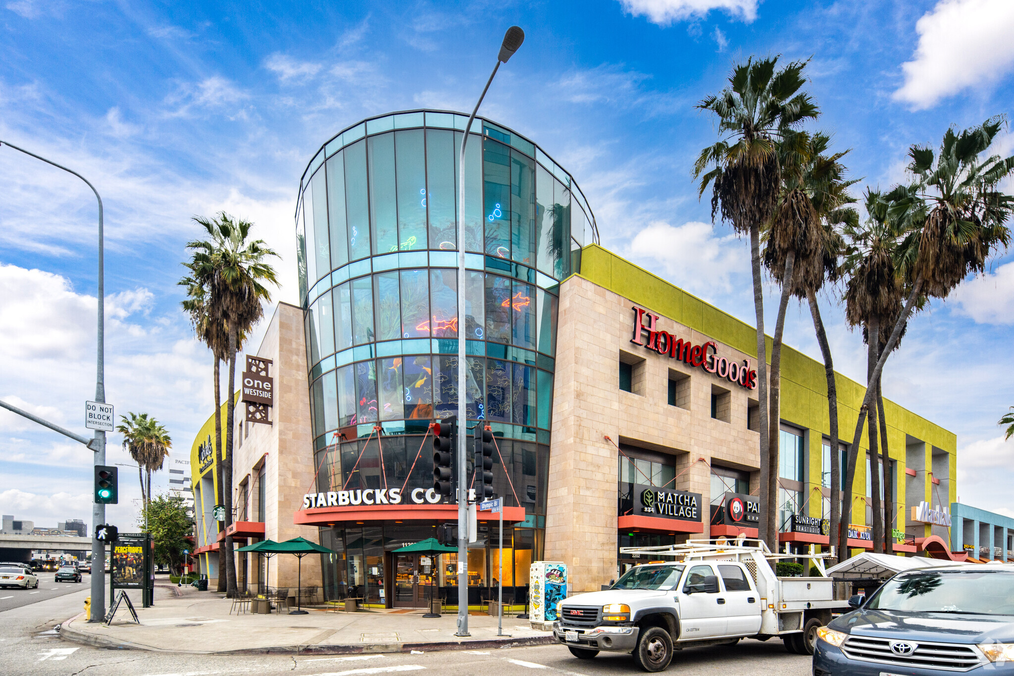 11250-11270 W Olympic Blvd, Los Angeles, CA à louer Photo principale- Image 1 de 10