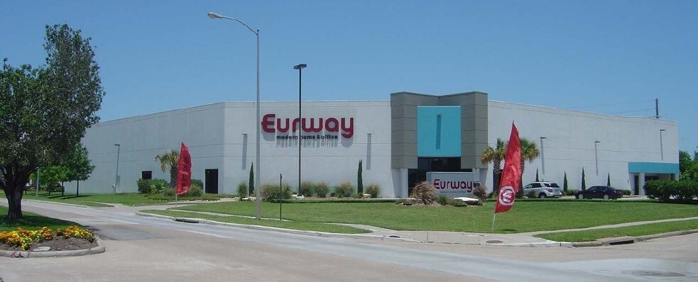 2411 S Eldridge Pky, Houston, TX à vendre - Photo du bâtiment - Image 2 de 35