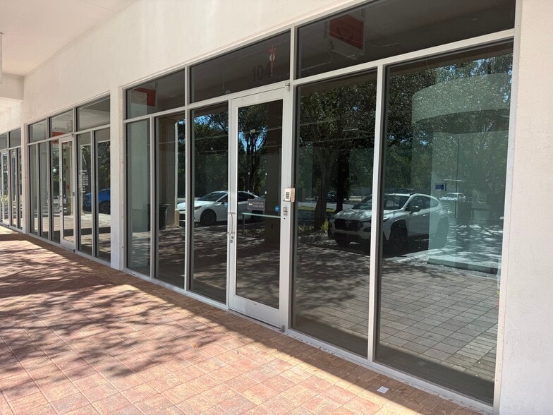 15495 Tamiami Trl N, Naples, FL for lease - Building Photo - Image 2 of 9