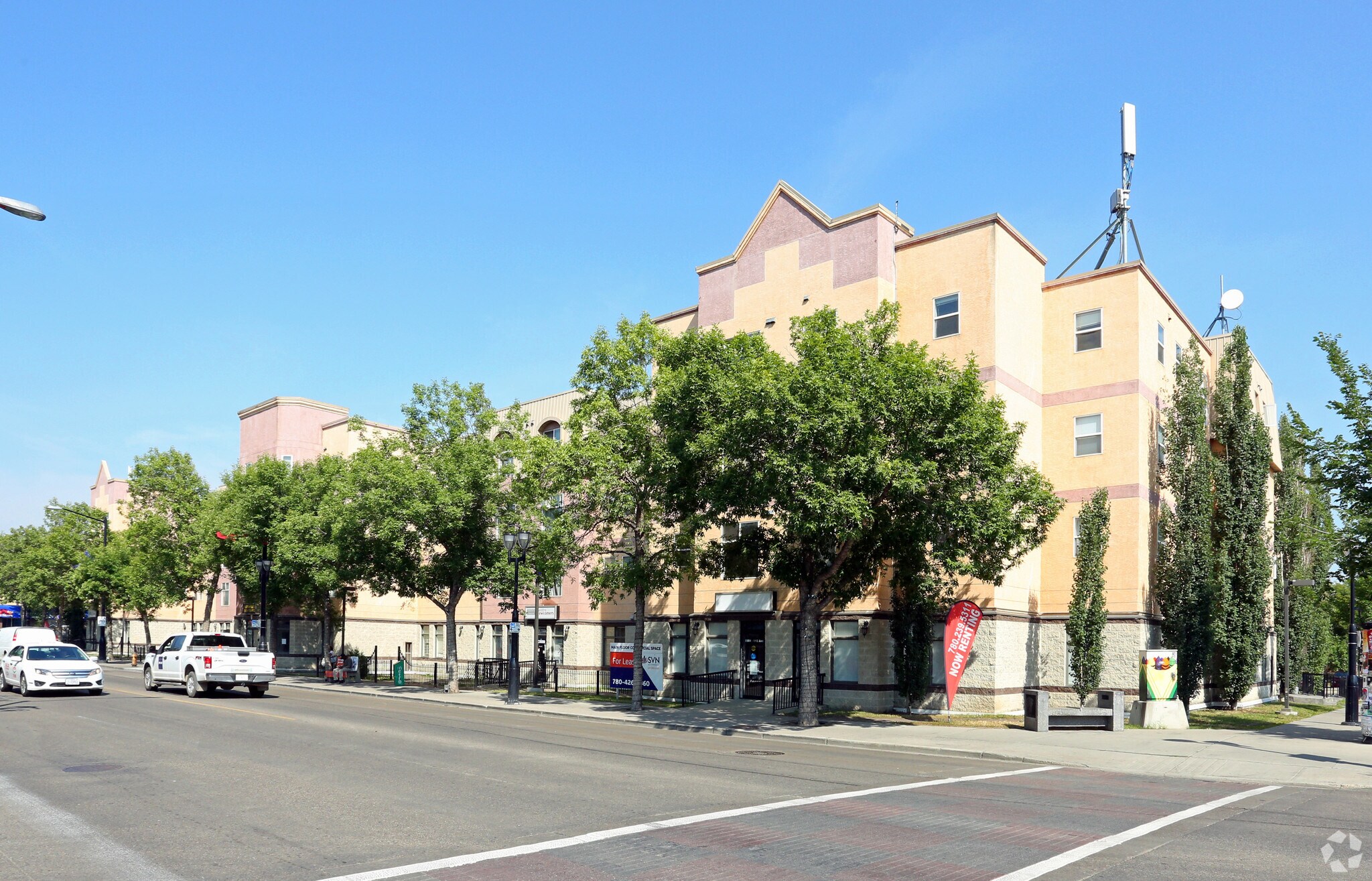 8904 118 Av NW, Edmonton, AB for sale Primary Photo- Image 1 of 1