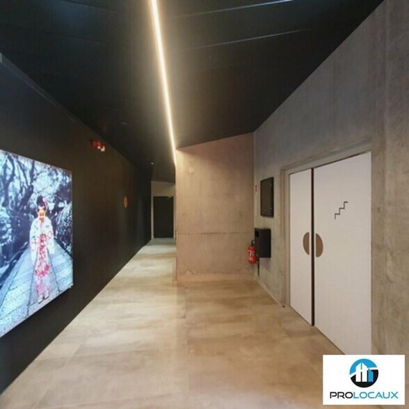 Retail in Grenoble for lease - Building Photo - Image 2 of 15