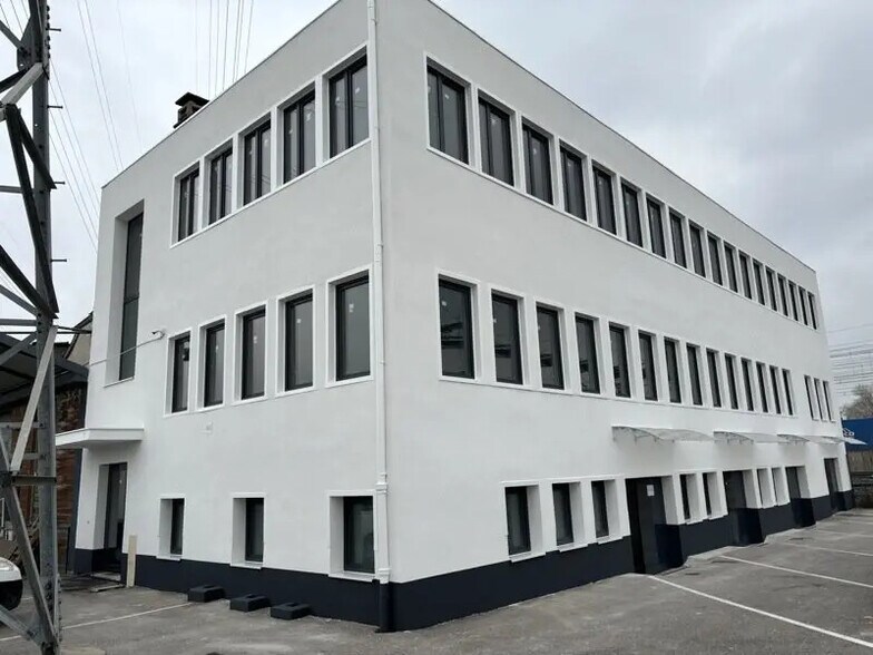 Office in Saint-Priest for sale - Building Photo - Image 1 of 8