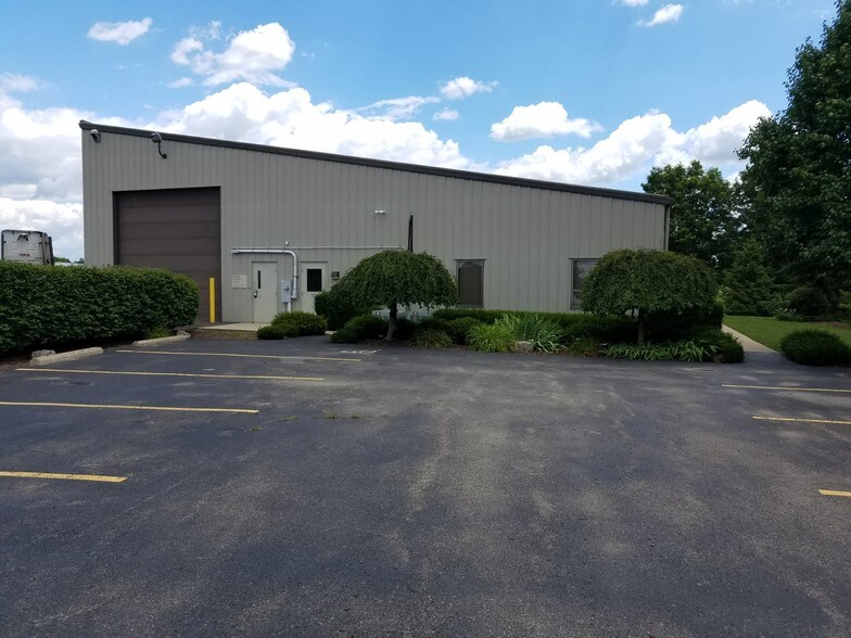 302 Fitz Henry Rd, Smithton, PA for lease - Building Photo - Image 2 of 15