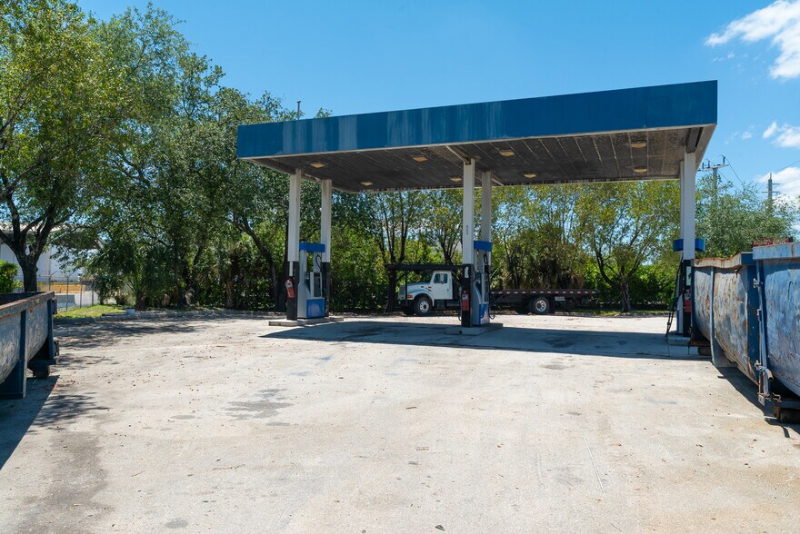 1126 Dr Martin Luther King Jr Blvd, Pompano Beach, FL à vendre - Photo du bâtiment - Image 3 de 14