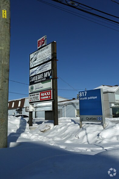 815 Boul Saint-René O, Gatineau, QC for lease - Building Photo - Image 2 of 7