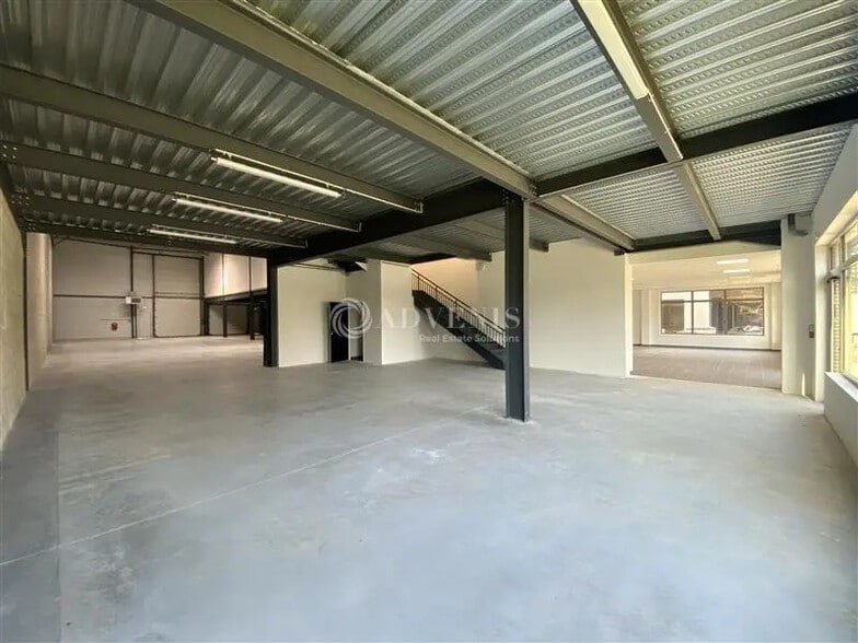 Flex in Gennevilliers for lease - Building Photo - Image 3 of 12