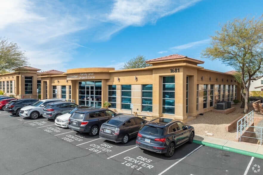 1681 W Horizon Ridge Pky, Henderson, NV à vendre - Photo du bâtiment - Image 1 de 5