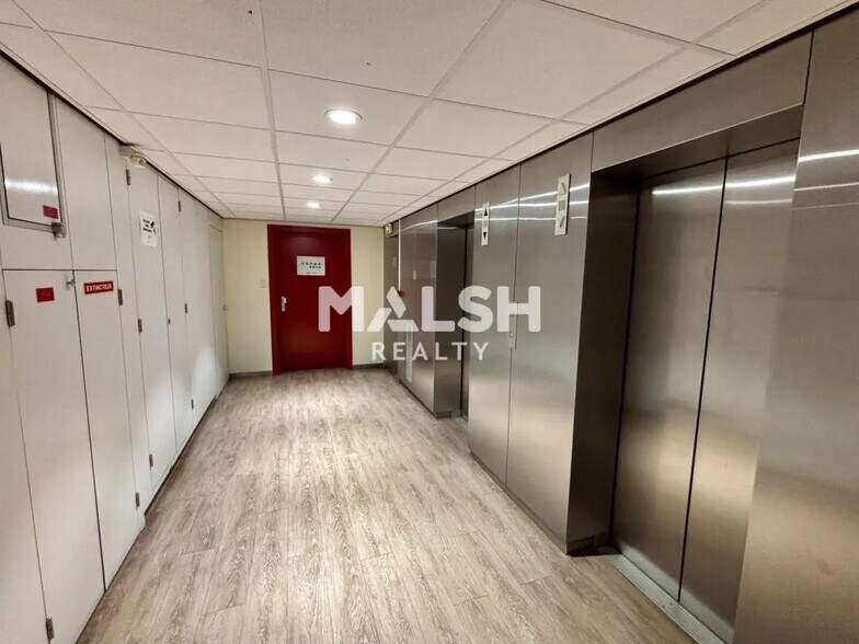 Bureau dans Lyon à louer - Photo du bâtiment - Image 3 de 11