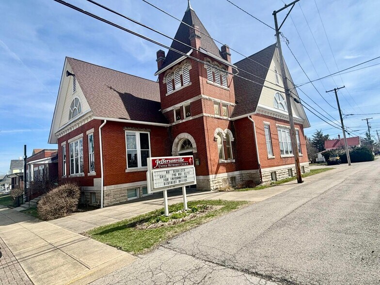 13 E High St, Jeffersonville, OH à vendre - Photo du bâtiment - Image 3 de 29