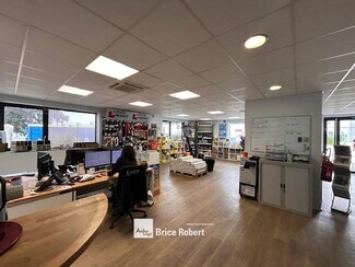 Plus de détails pour 28 Rue Louis Pradel, Corbas - Industriel à vendre