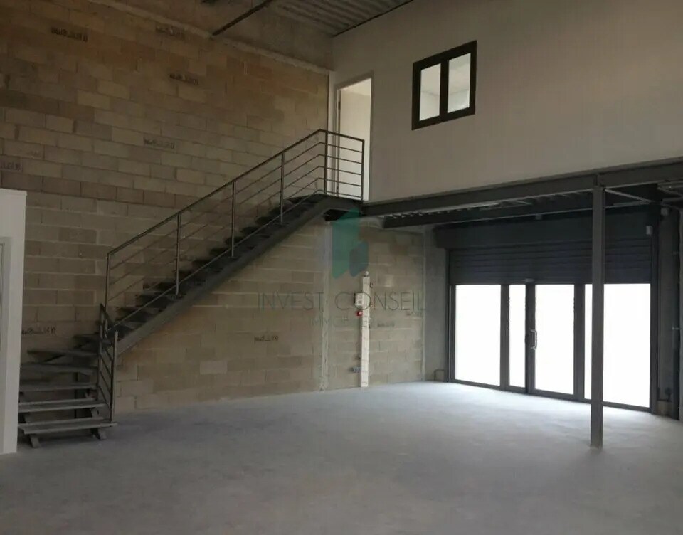 Flex dans Villeneuve-la-Garenne à louer Photo du bâtiment- Image 1 de 4