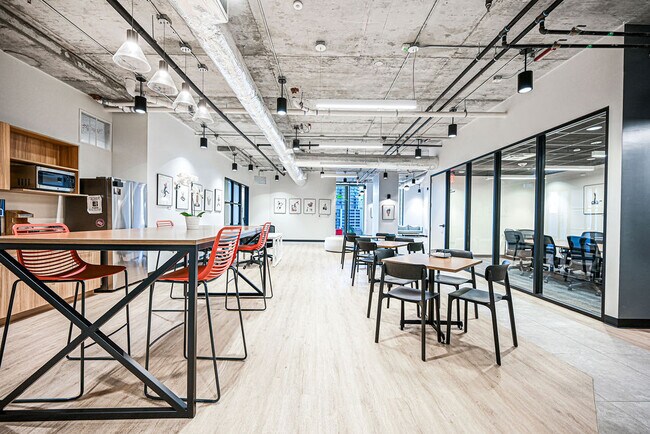 More details for 25 SW 9th St, Miami, FL - Office for Sale