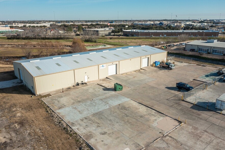 3923 Mickey Gilley Blvd, Pasadena, TX for sale - Building Photo - Image 3 of 34
