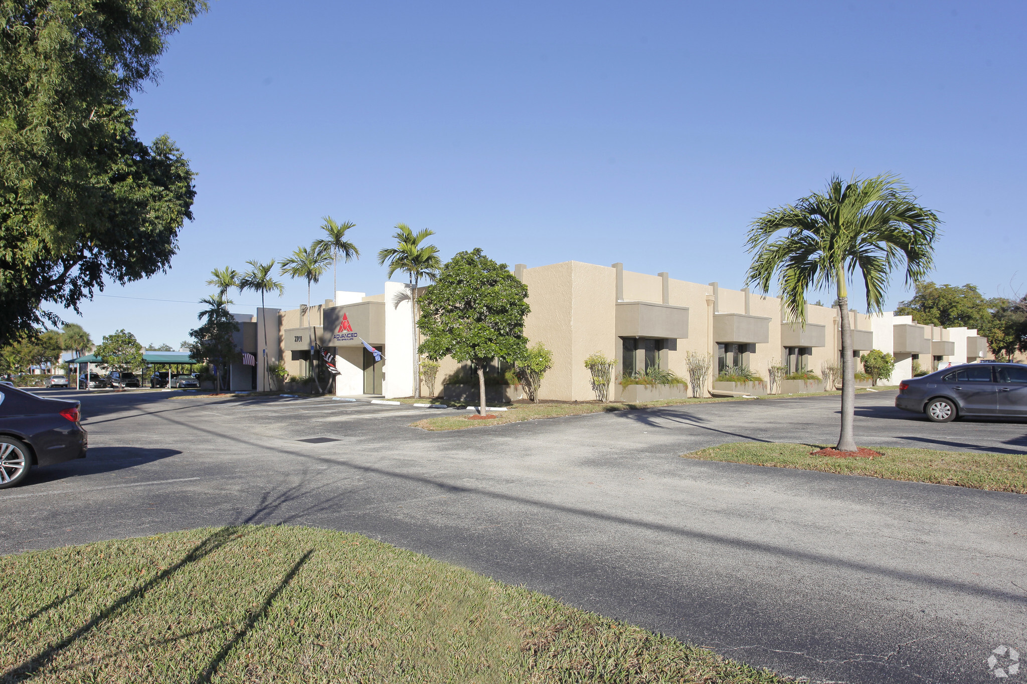 2701 Gateway Dr, Pompano Beach, FL for sale Primary Photo- Image 1 of 1