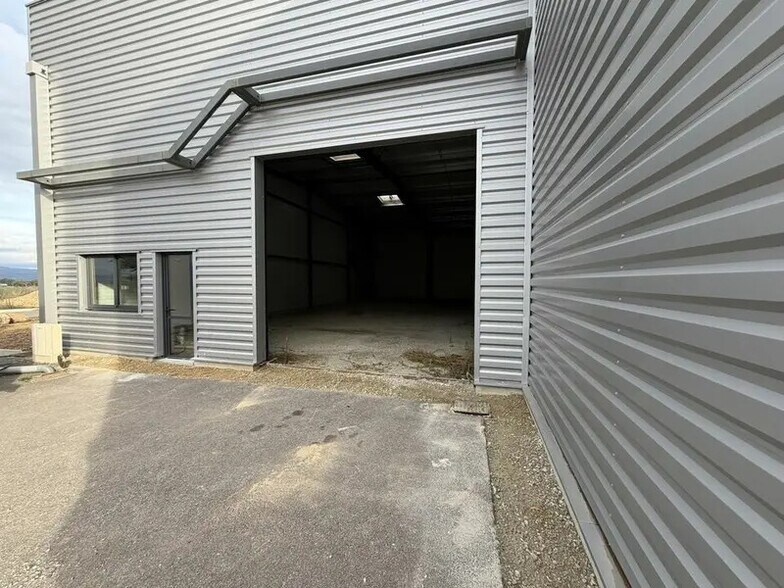 Flex in Valence for sale - Building Photo - Image 1 of 7