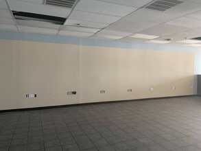 1845 E Turner Blvd, Springfield, MO à louer Photo intérieure- Image 2 de 8