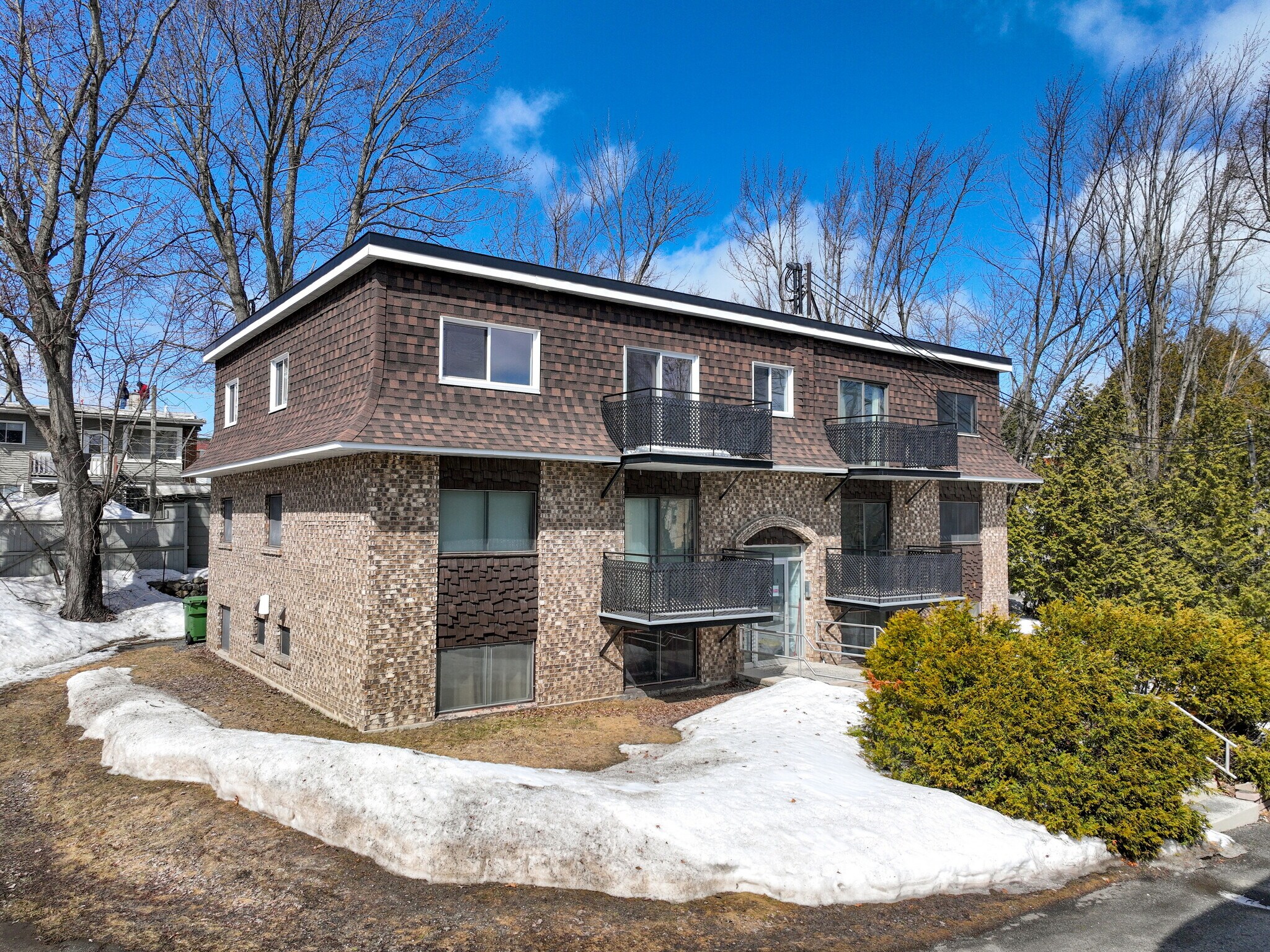 149 Rue Principale E, Sainte-agathe-des-monts, QC for sale Primary Photo- Image 1 of 1