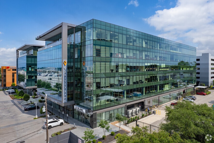 Passive Investment – 1031 Eligible portfolio of 3 properties for sale on LoopNet.ca - Building Photo - Image 3 of 23