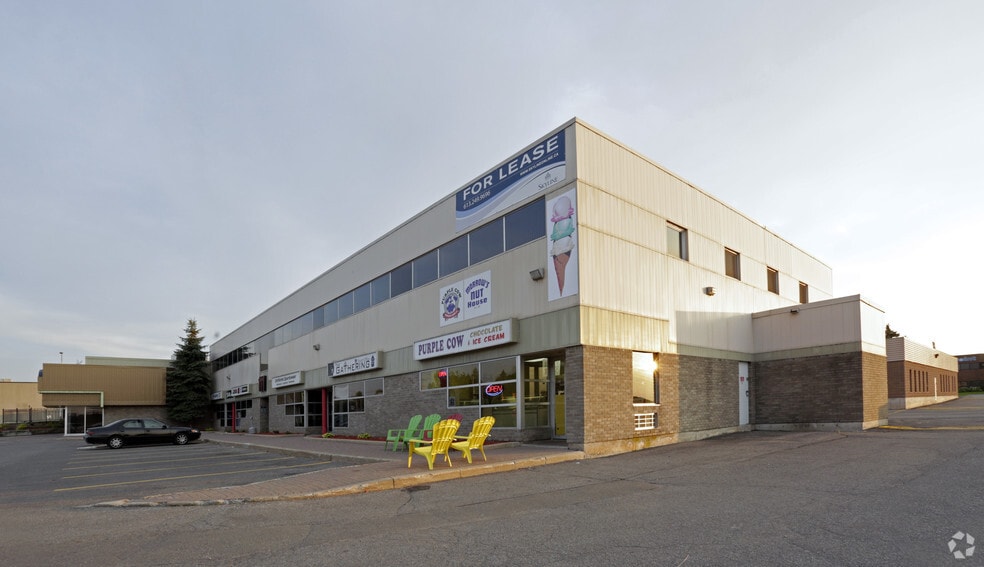 111 Colonnade Rd, Ottawa, ON for lease - Building Photo - Image 2 of 9