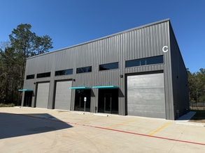 2007 Airport Rd, Conroe, TX for lease Building Photo- Image 2 of 11