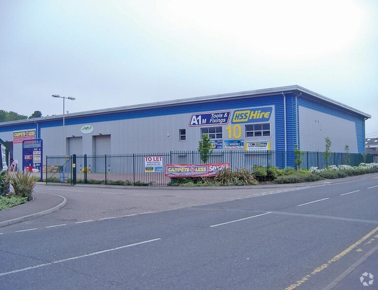 Motherwell Way, Grays for lease - Building Photo - Image 2 of 9