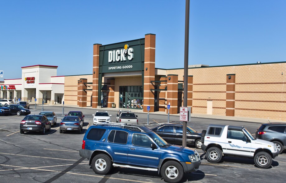 309 E Coliseum Blvd, Fort Wayne, IN à louer - Photo du bâtiment - Image 2 de 11