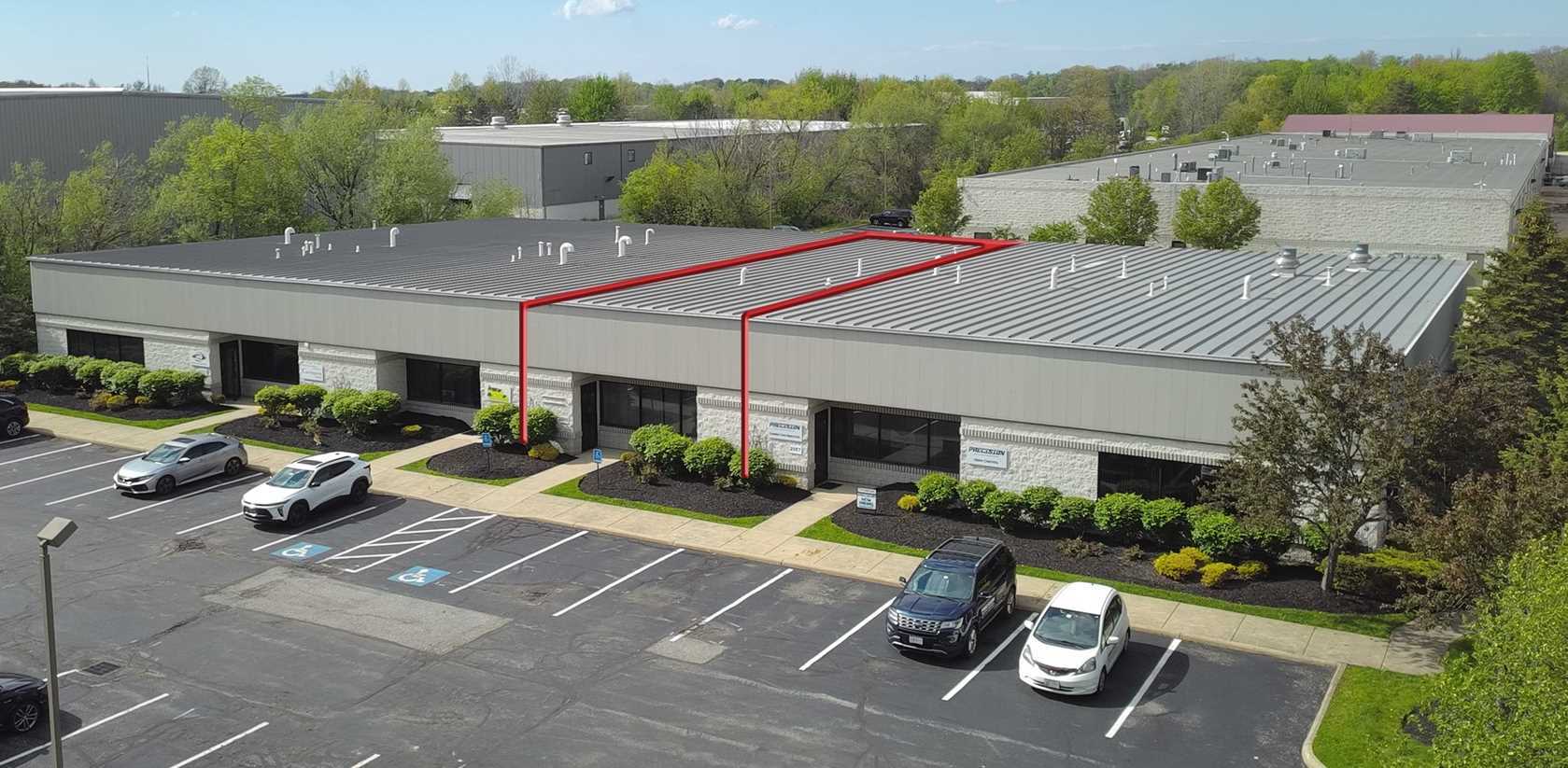 2557-2571 Center Rd, Hinckley, OH for lease Building Photo- Image 1 of 8